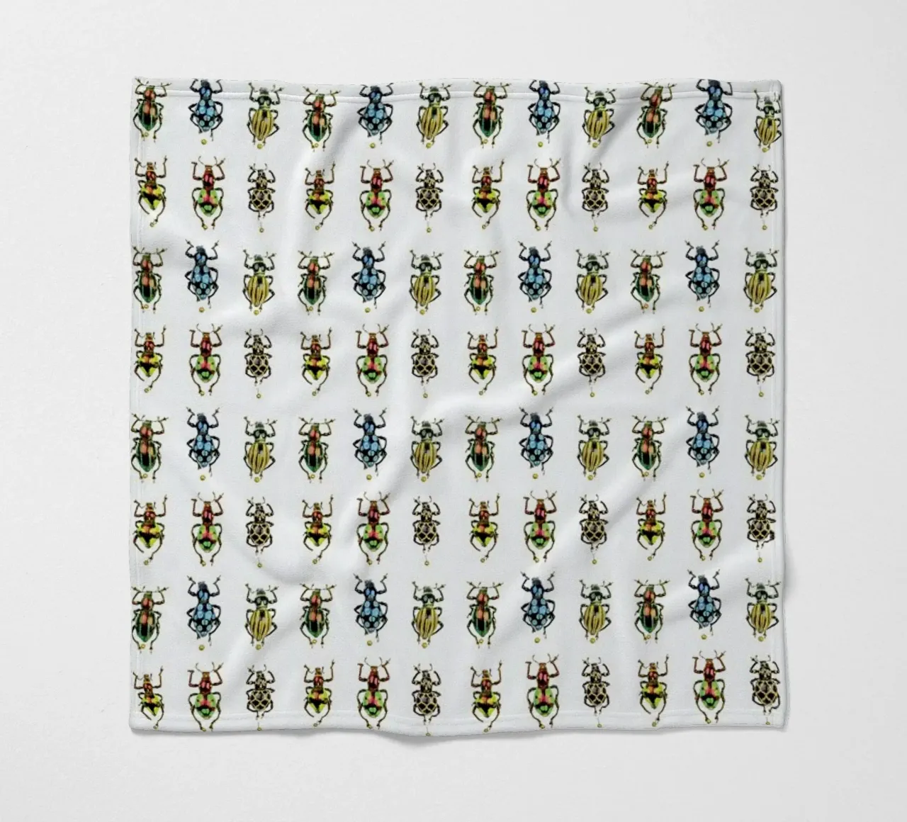 Tiny Beetles coperta in pile da Curious Collections by Marielle Leenders