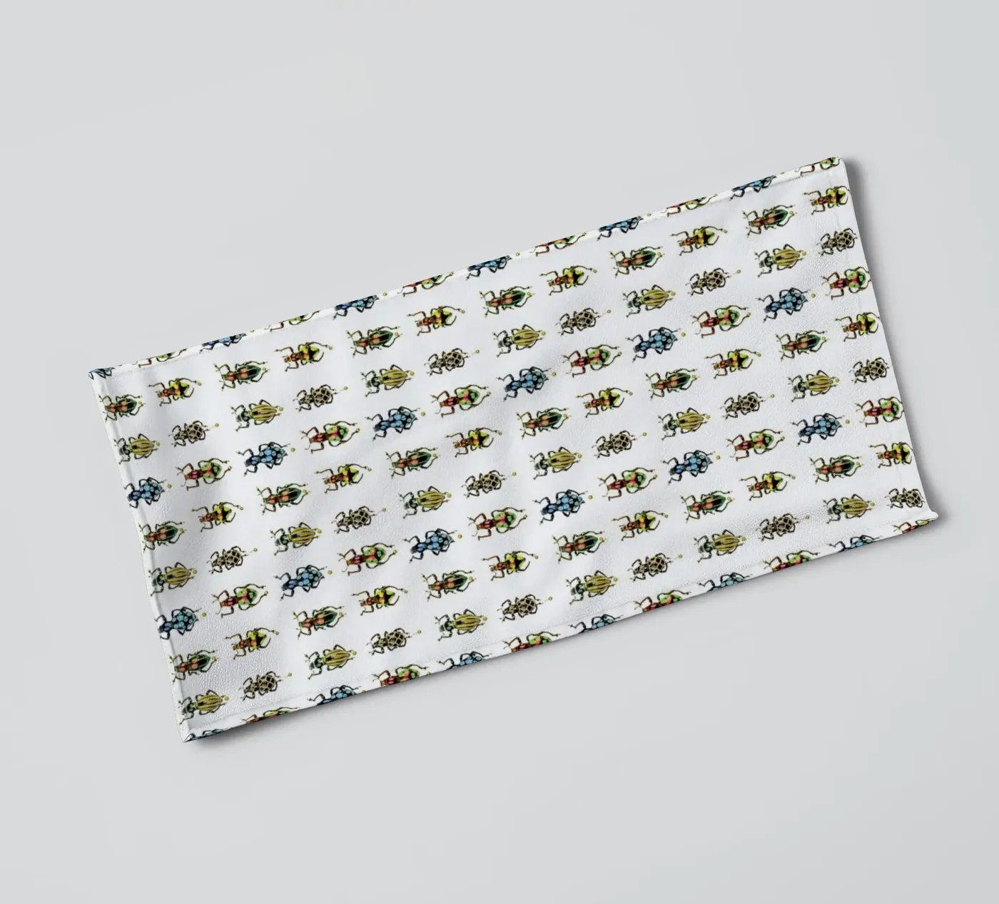 Tiny Beetles badhanddoek van Curious Collections by Marielle Leenders