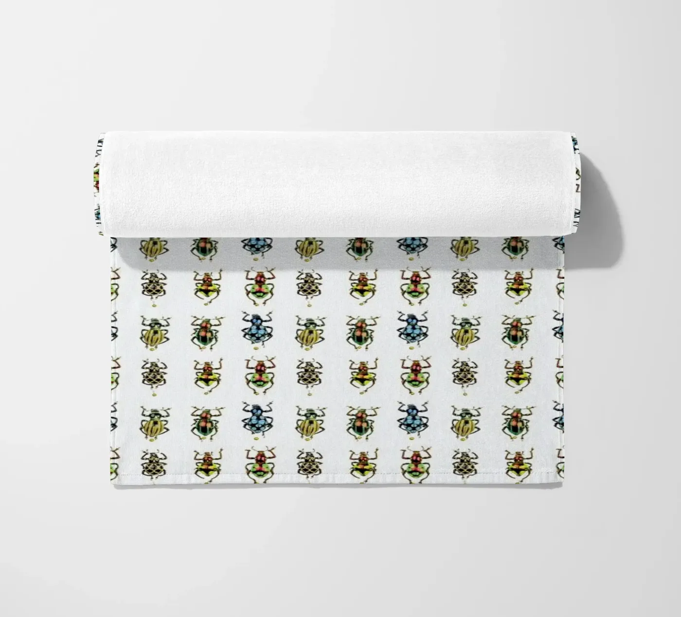 Tiny Beetles serviette de plage de Curious Collections by Marielle Leenders