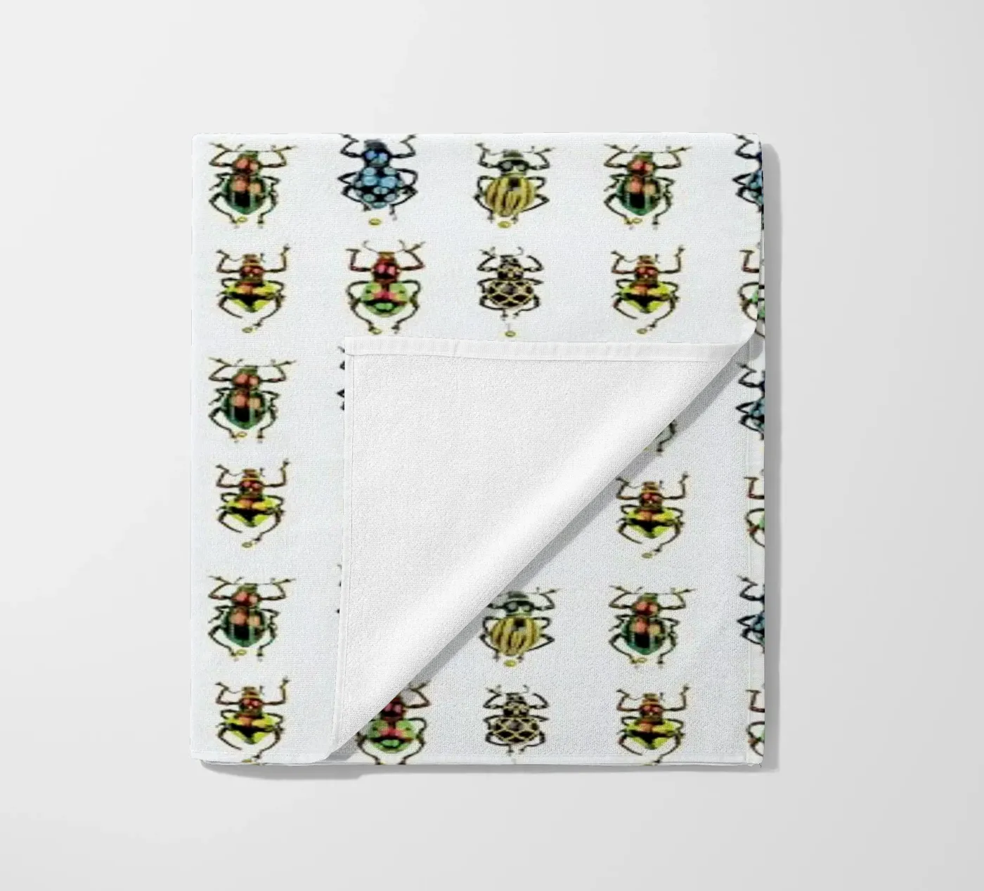 Tiny Beetles serviette de plage de Curious Collections by Marielle Leenders