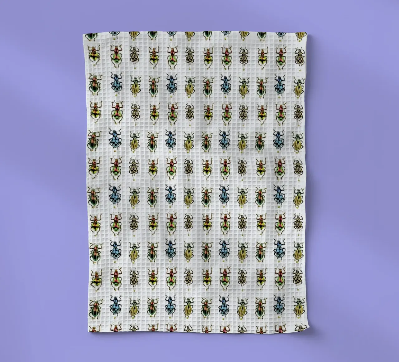 Tiny Beetles Geschirrtuch von Curious Collections by Marielle Leenders