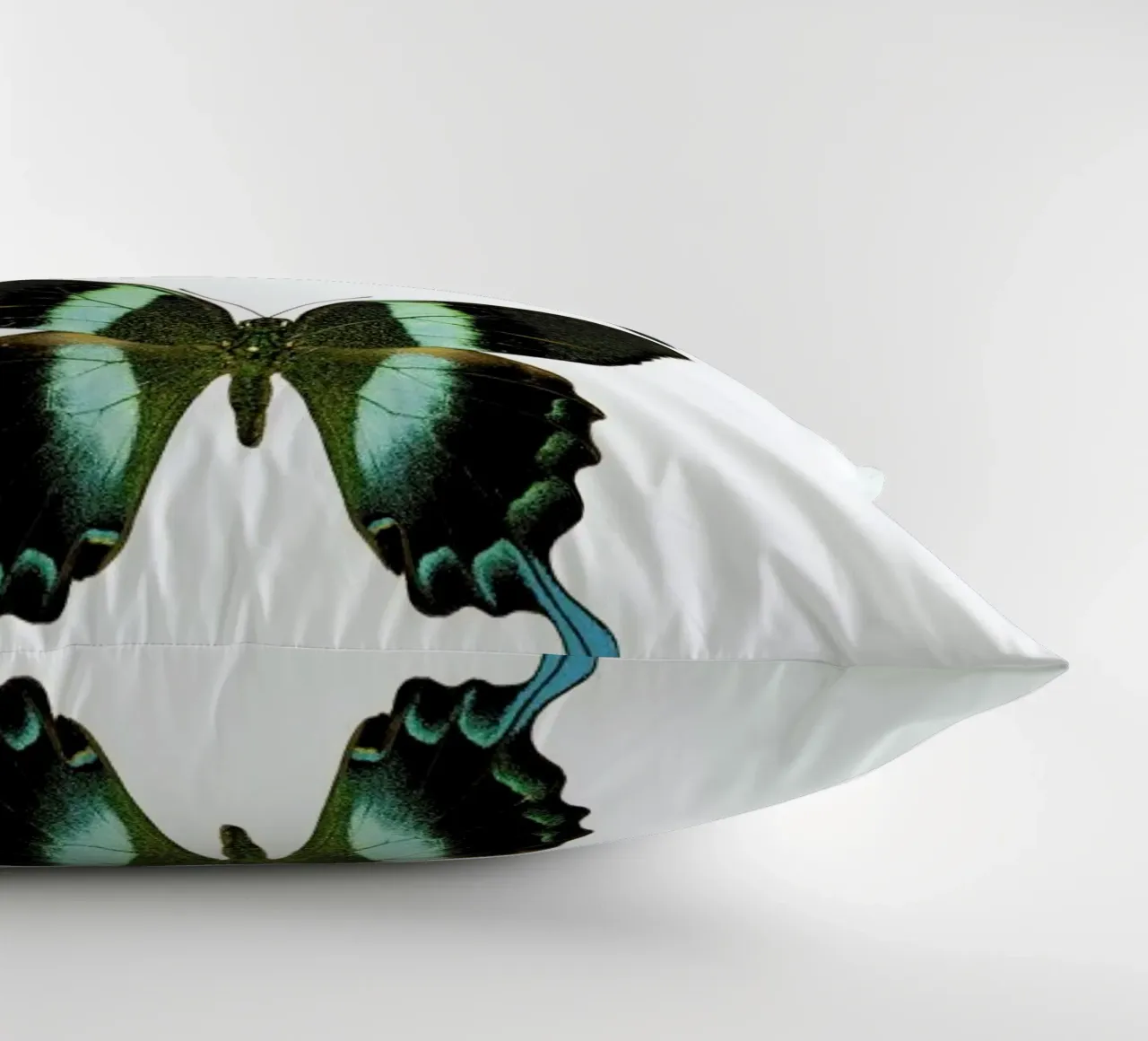 Butterfly 2 Kissen von Curious Collections by Marielle Leenders
