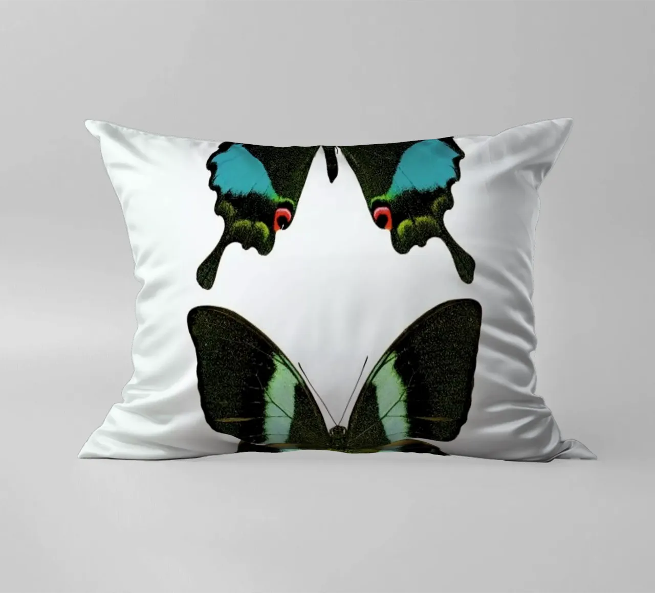 Butterfly 2 Kissen von Curious Collections by Marielle Leenders