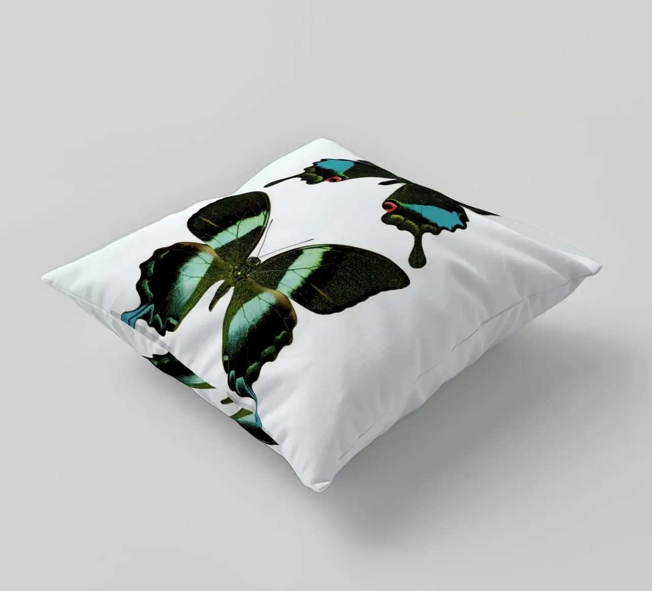 Butterfly 2 Kissen von Curious Collections by Marielle Leenders