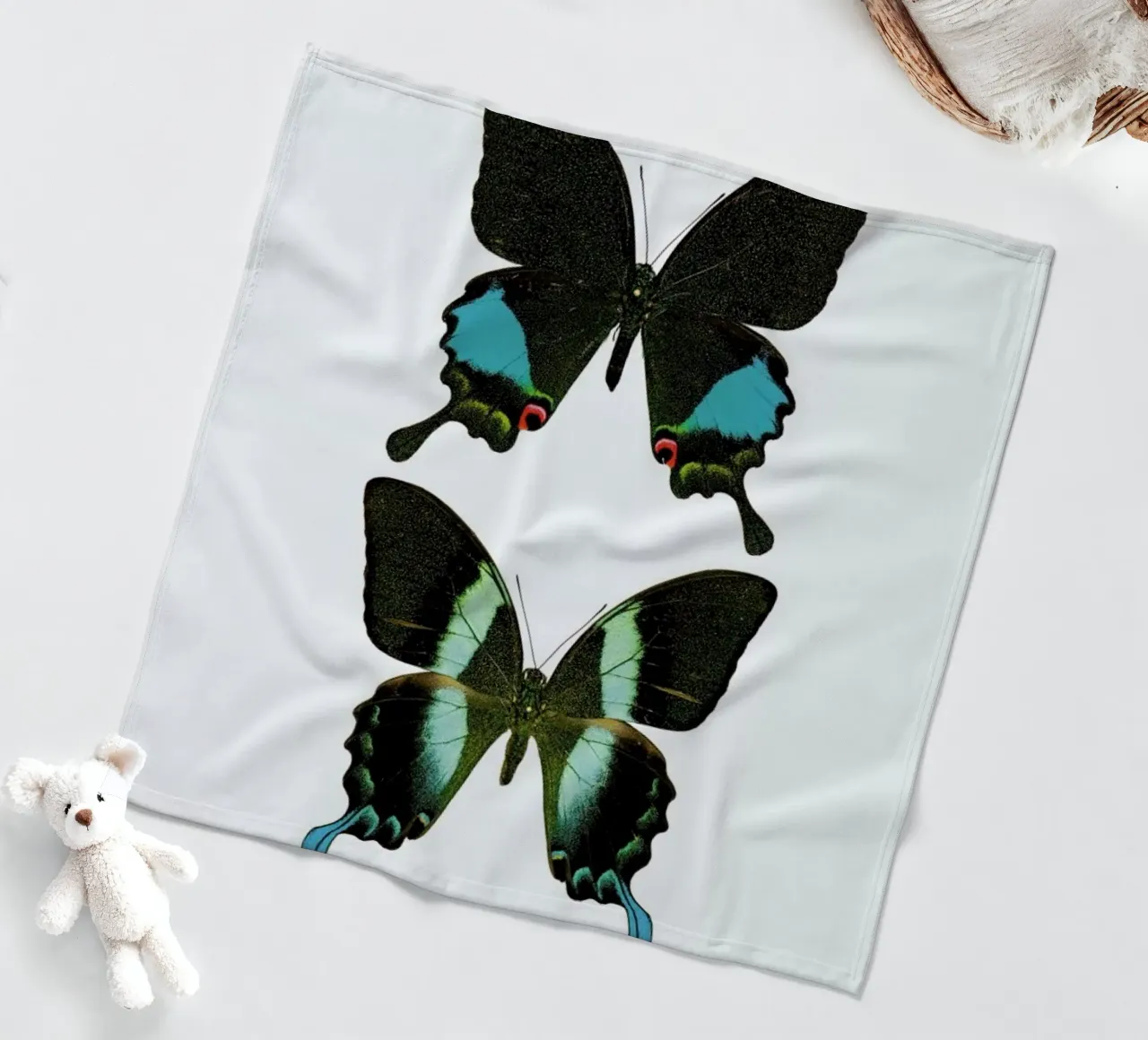 Butterfly 2 coperta in pile da Curious Collections by Marielle Leenders