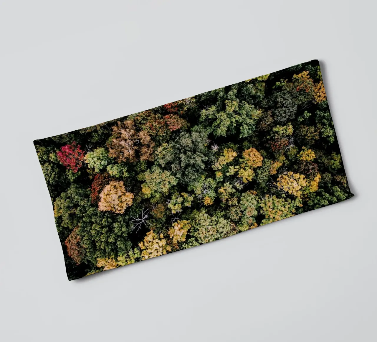 Tones of Autumn Handtuch von Airpixels