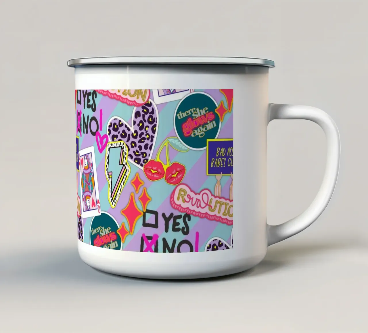 THE FUTURE IS FEMALE tazza in smalto da LAUSEMIA DESIGN STUDIO