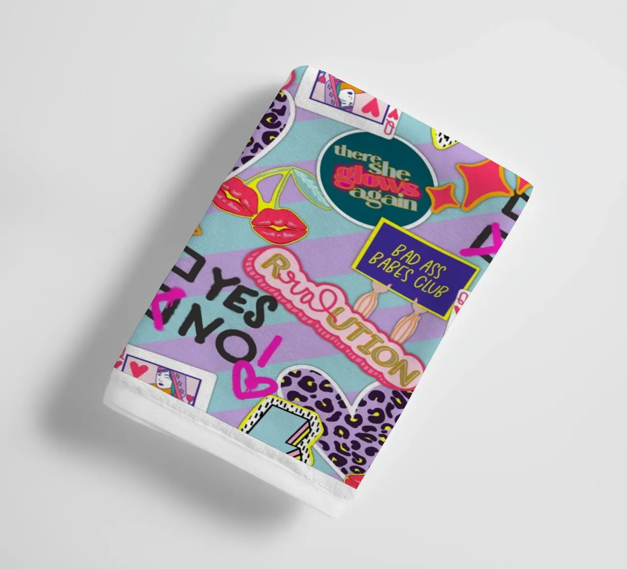 THE FUTURE IS FEMALE asciugamano da bagno da LAUSEMIA DESIGN STUDIO