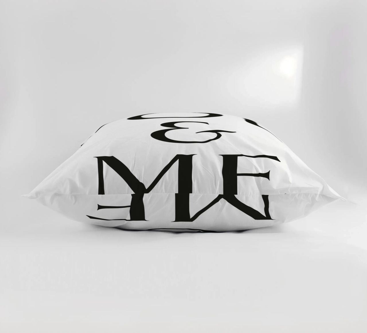 TU E ME cuscino da Katja Stehle Design