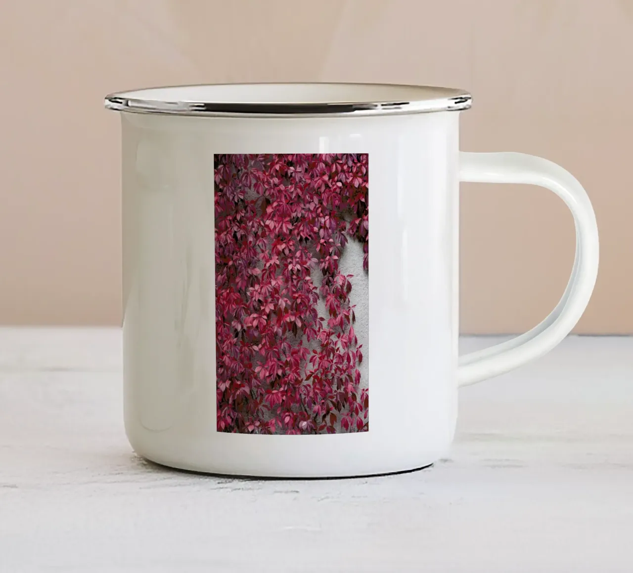 Beauty of Autumn tazza in smalto da Studio Nahili