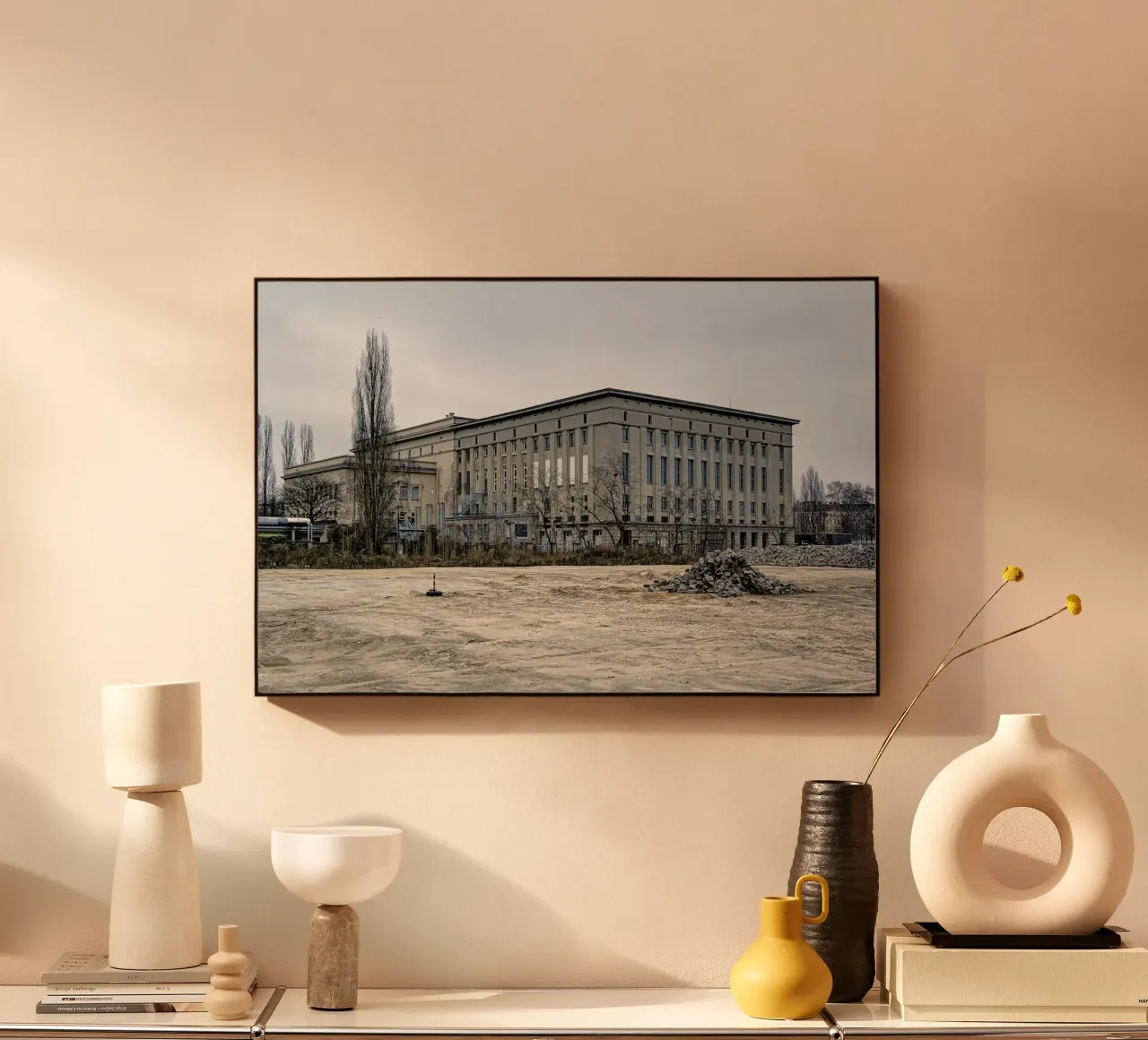 Berghain plexiglass da Michael Belhadi