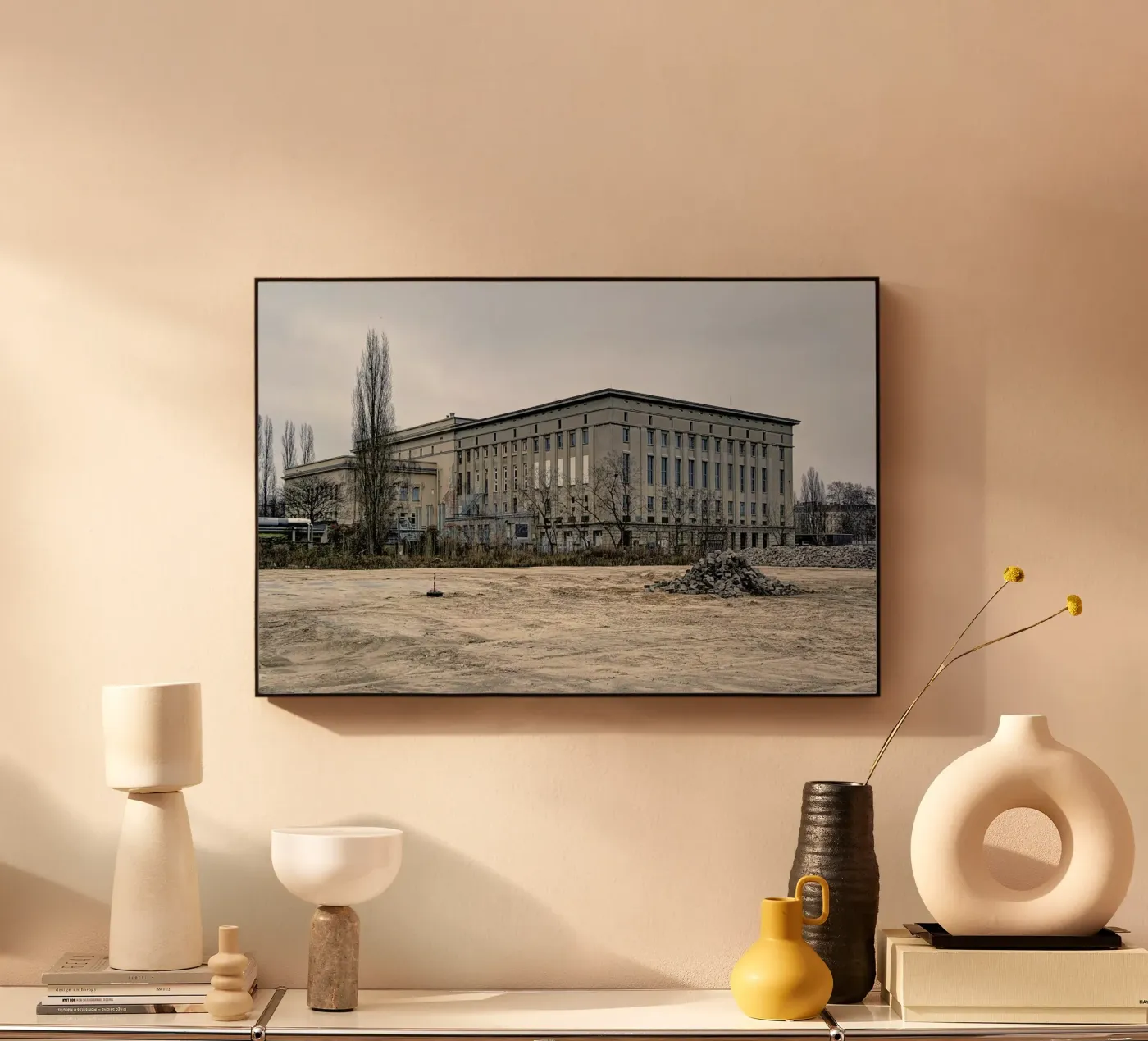 Berghain plexiglass da Michael Belhadi