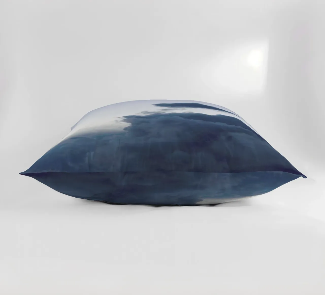 Above 1/2 cuscino da Studio Nahili