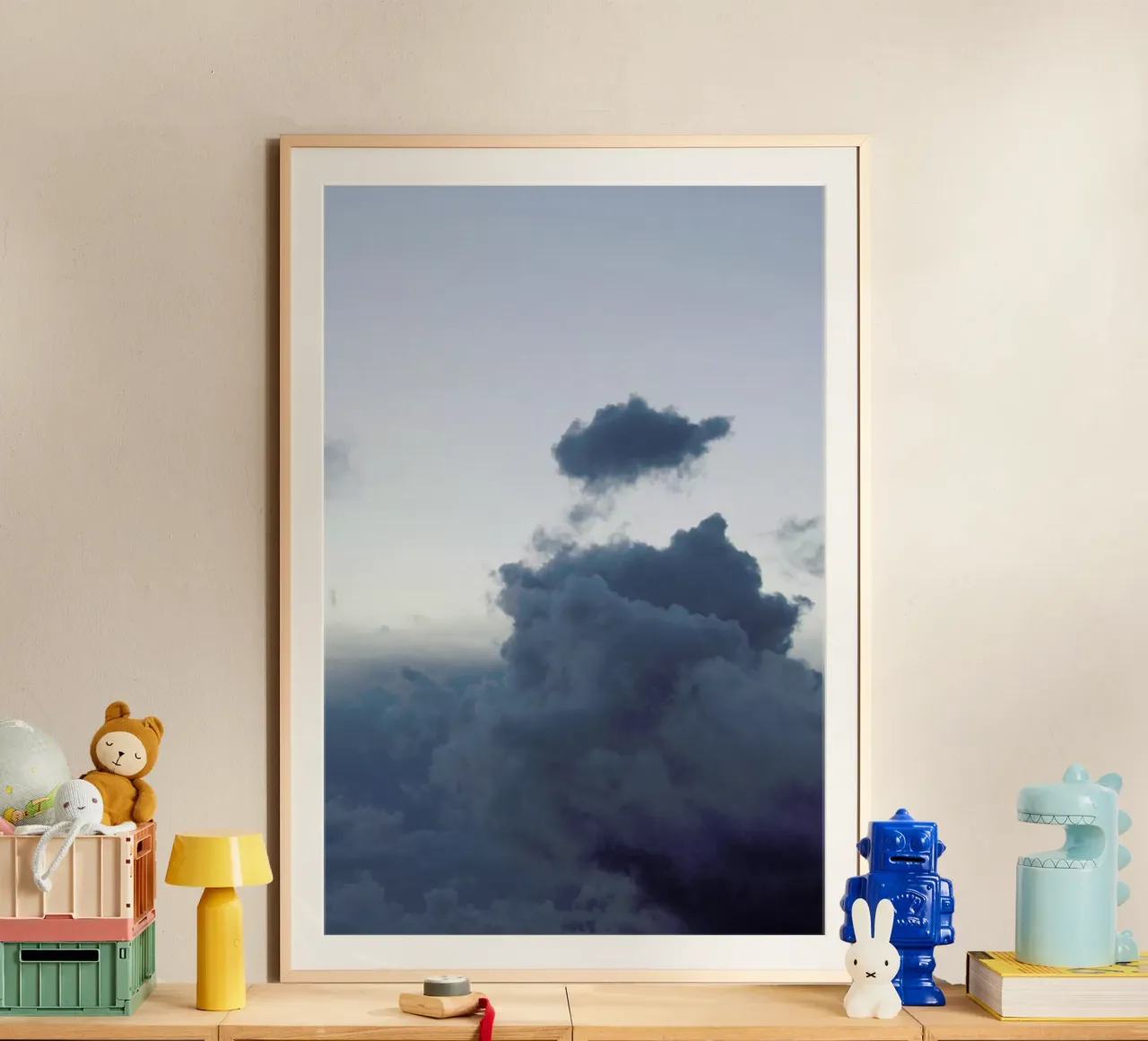Above 1/2 poster con telaio in legno da Studio Nahili
