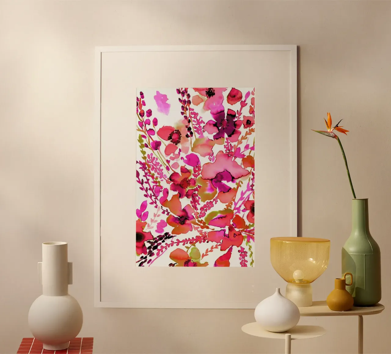 Amelia Floral Pink poster con telaio in plastica da Amy Sia