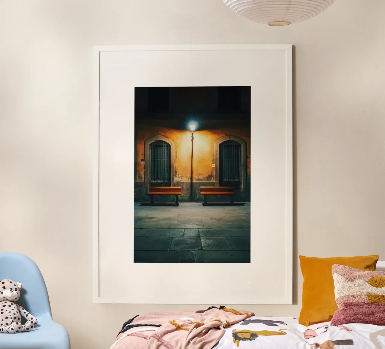 Le panchine di Roma: un invito alla serenità poster con telaio in legno da By Night