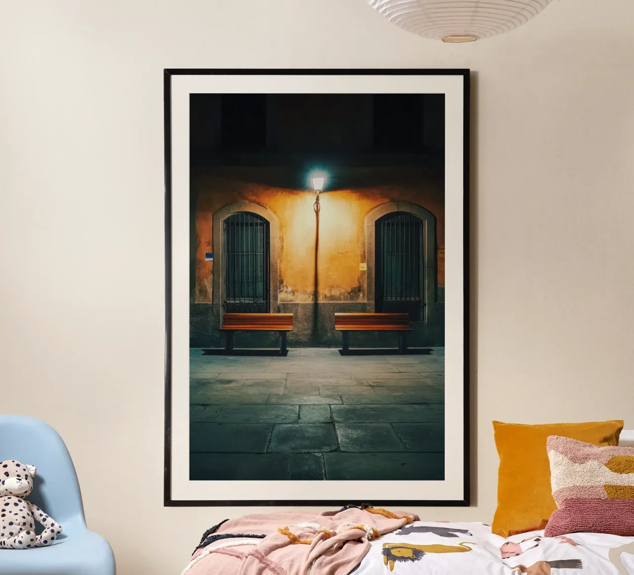 Le panchine di Roma: un invito alla serenità poster con telaio in legno da By Night