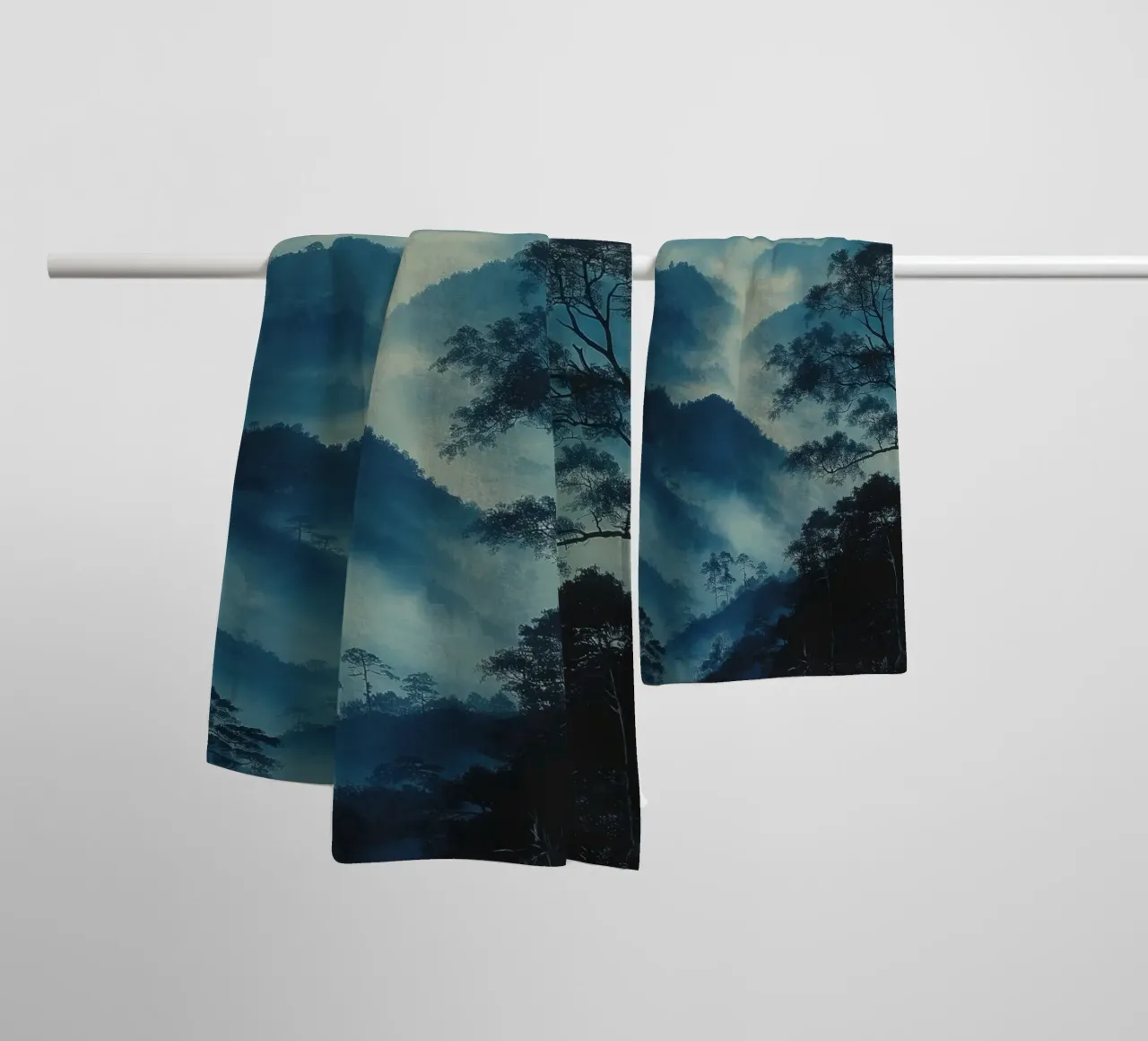 Mist emerge 4 - teal, icon asciugamano da bagno da The Quiet Senju
