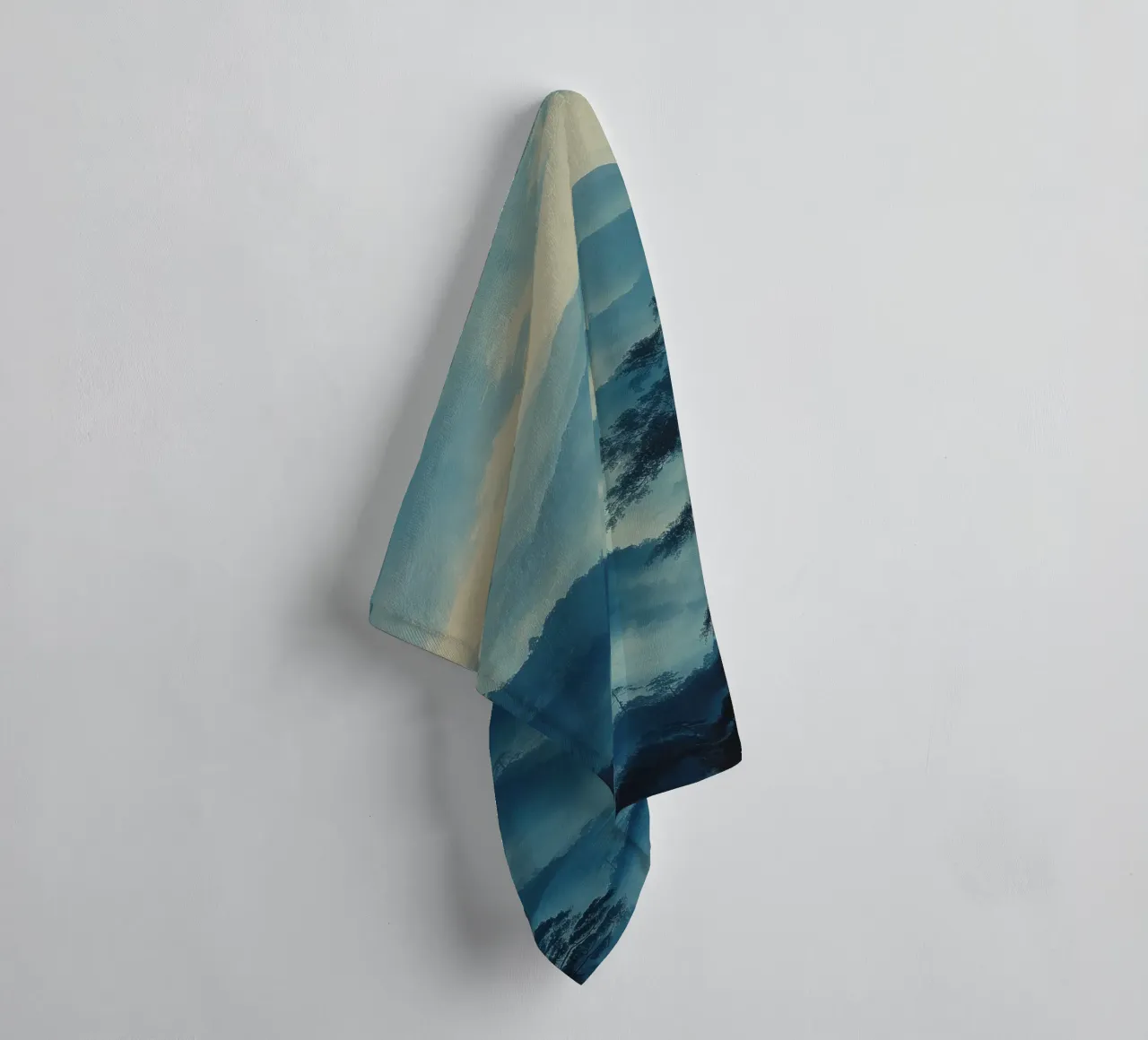 Mist emerge 4 - teal, icon asciugamano da bagno da The Quiet Senju