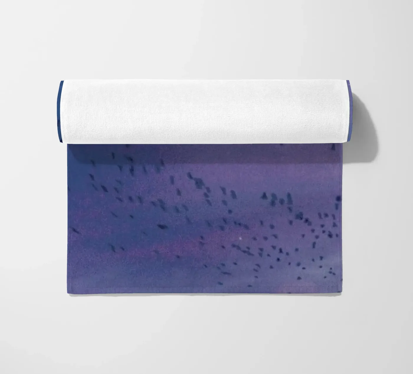 The Crows Strandtuch von Pale Grain