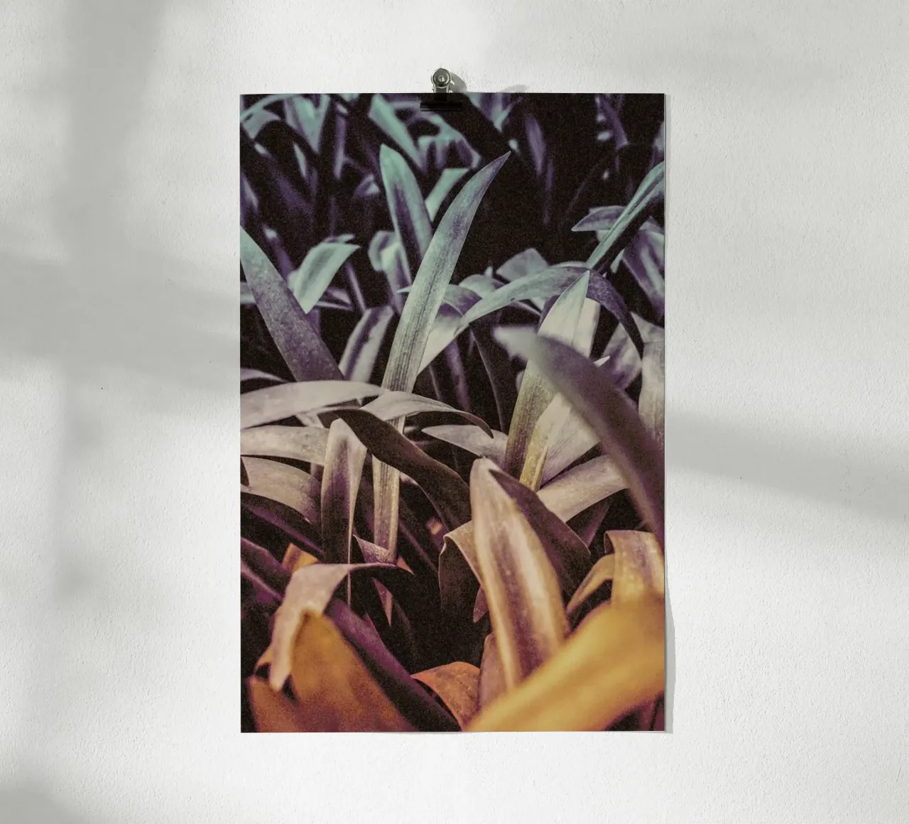 The Garden poster con telaio in plastica da Pale Grain