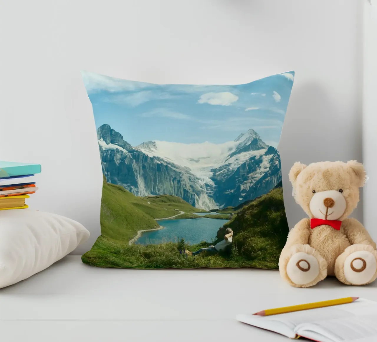 Serenity in the Swiss Alps cuscino da FujiSwiss