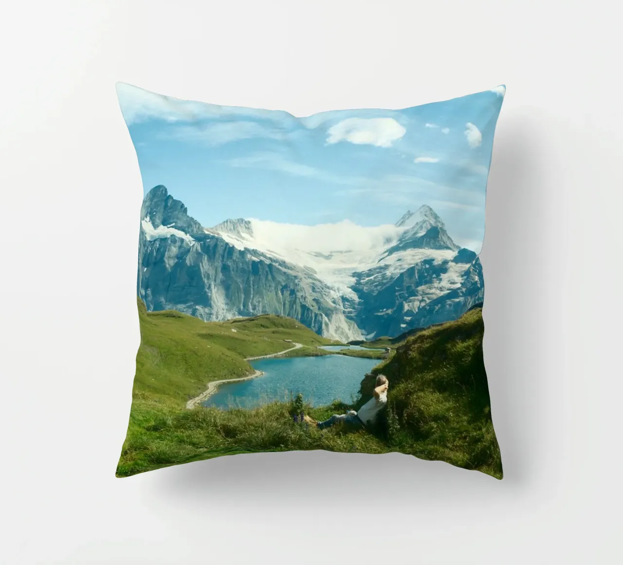 Serenity in the Swiss Alps cuscino da FujiSwiss