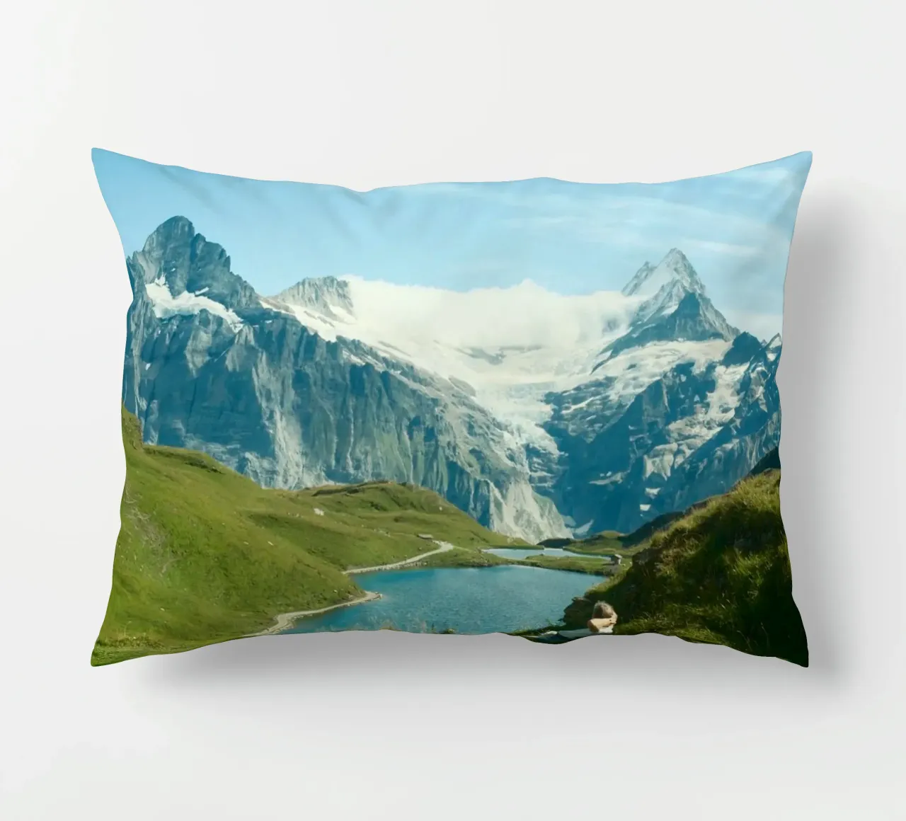 Serenity in the Swiss Alps cuscino da FujiSwiss