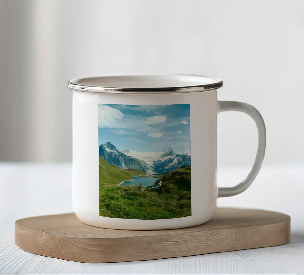 Serenity in the Swiss Alps tazza in smalto da FujiSwiss