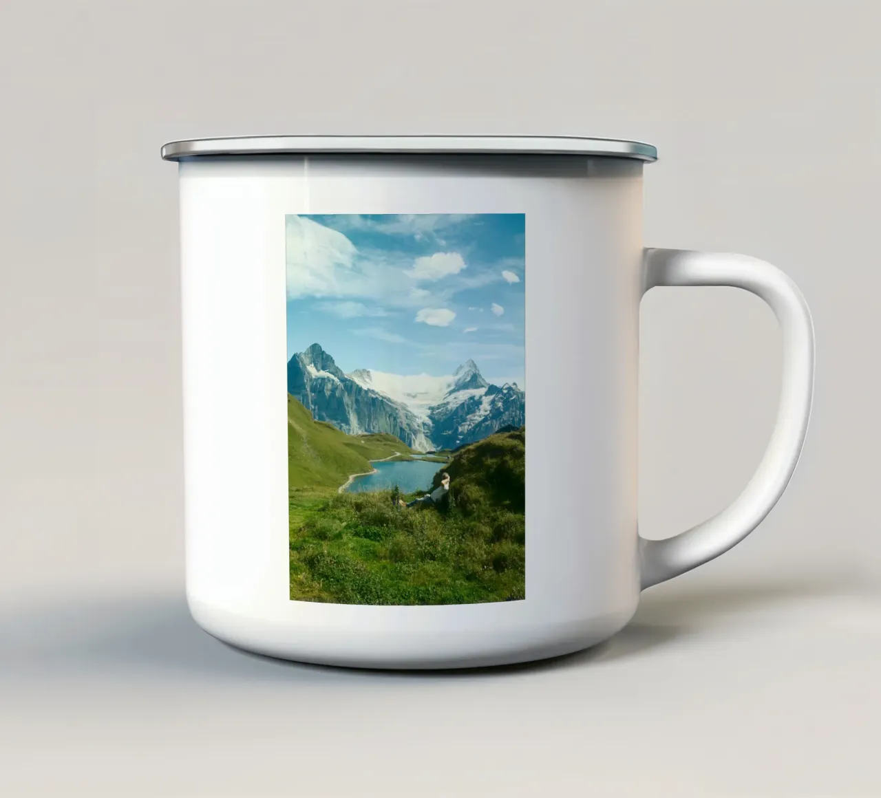 Serenity in the Swiss Alps tazza in smalto da FujiSwiss