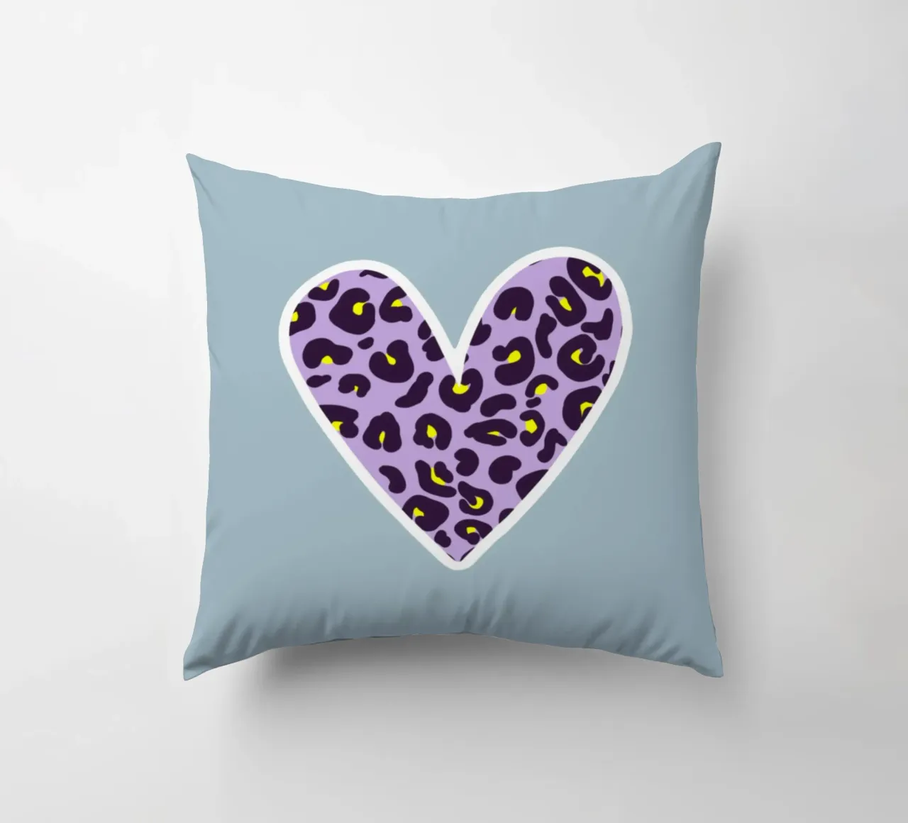 WILD AT HEART Kissen von LAUSEMIA DESIGN STUDIO