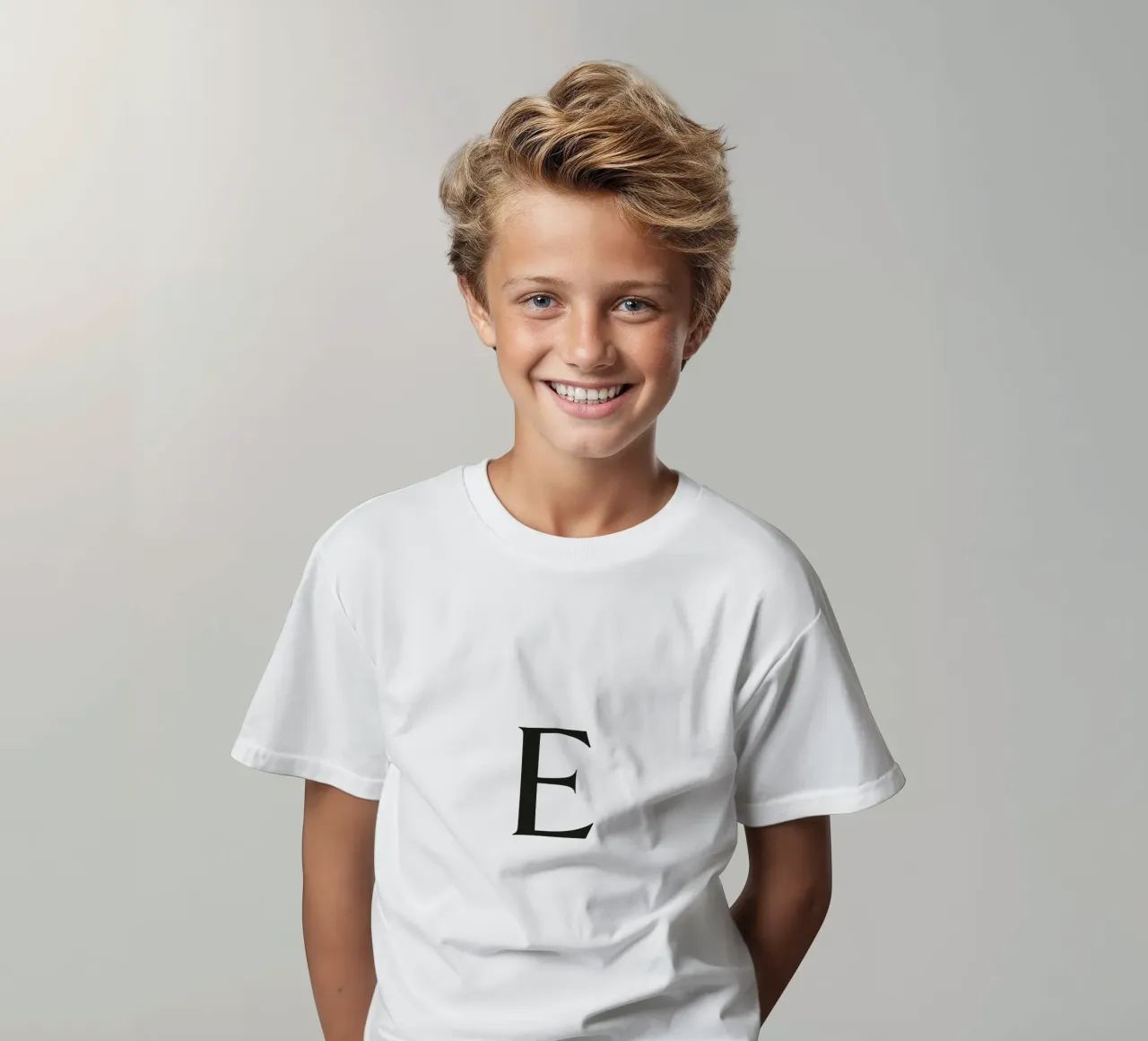 Buchstabe E Kinder T-Shirt von Katja Stehle Design