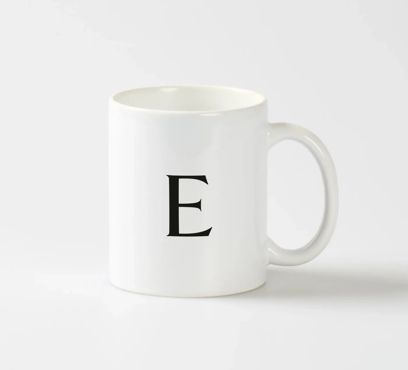 Letter E keramische mok van Katja Stehle Design