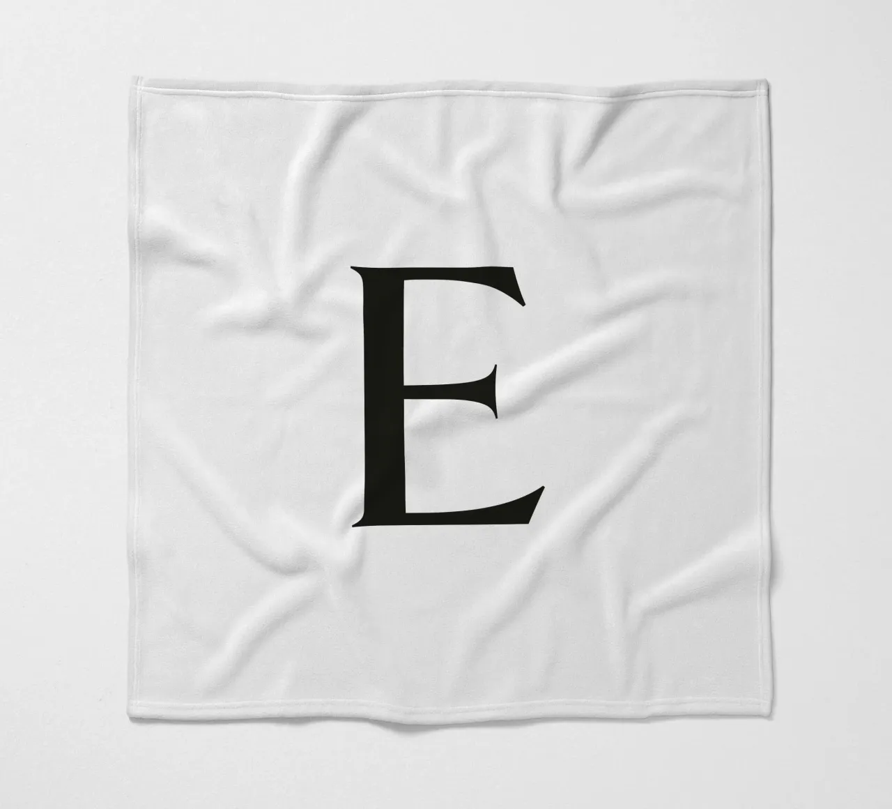 Lettre E plaid polaire de Katja Stehle Design