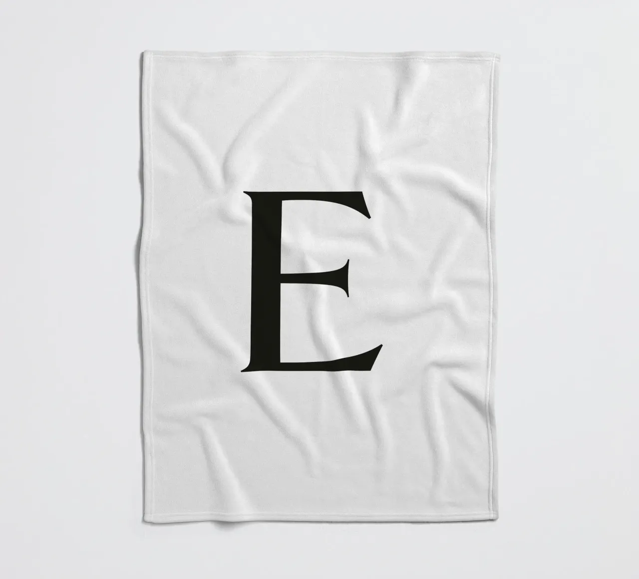 Letter E fleecedeken van Katja Stehle Design