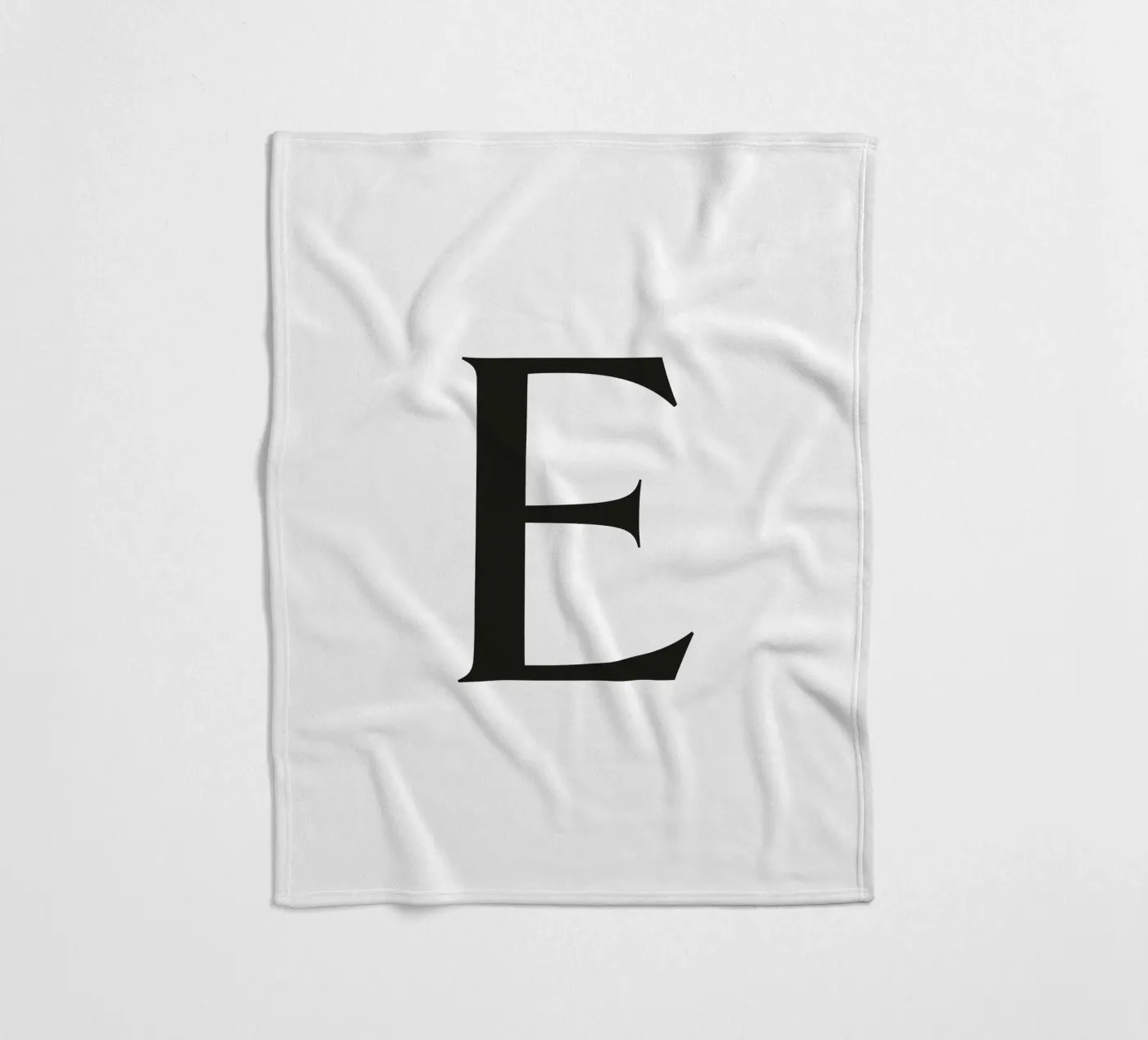 Buchstabe E Fleecedecke von Katja Stehle Design