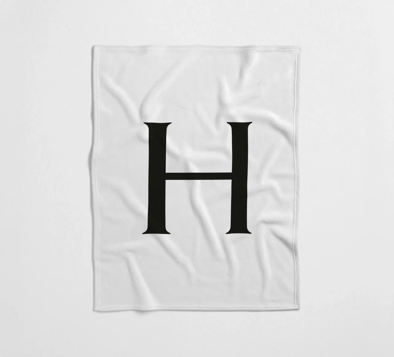 Buchstabe H fleece blanket by Katja Stehle Design