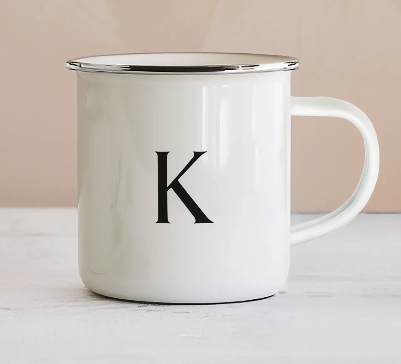 Lettera K tazza in smalto da Katja Stehle Design