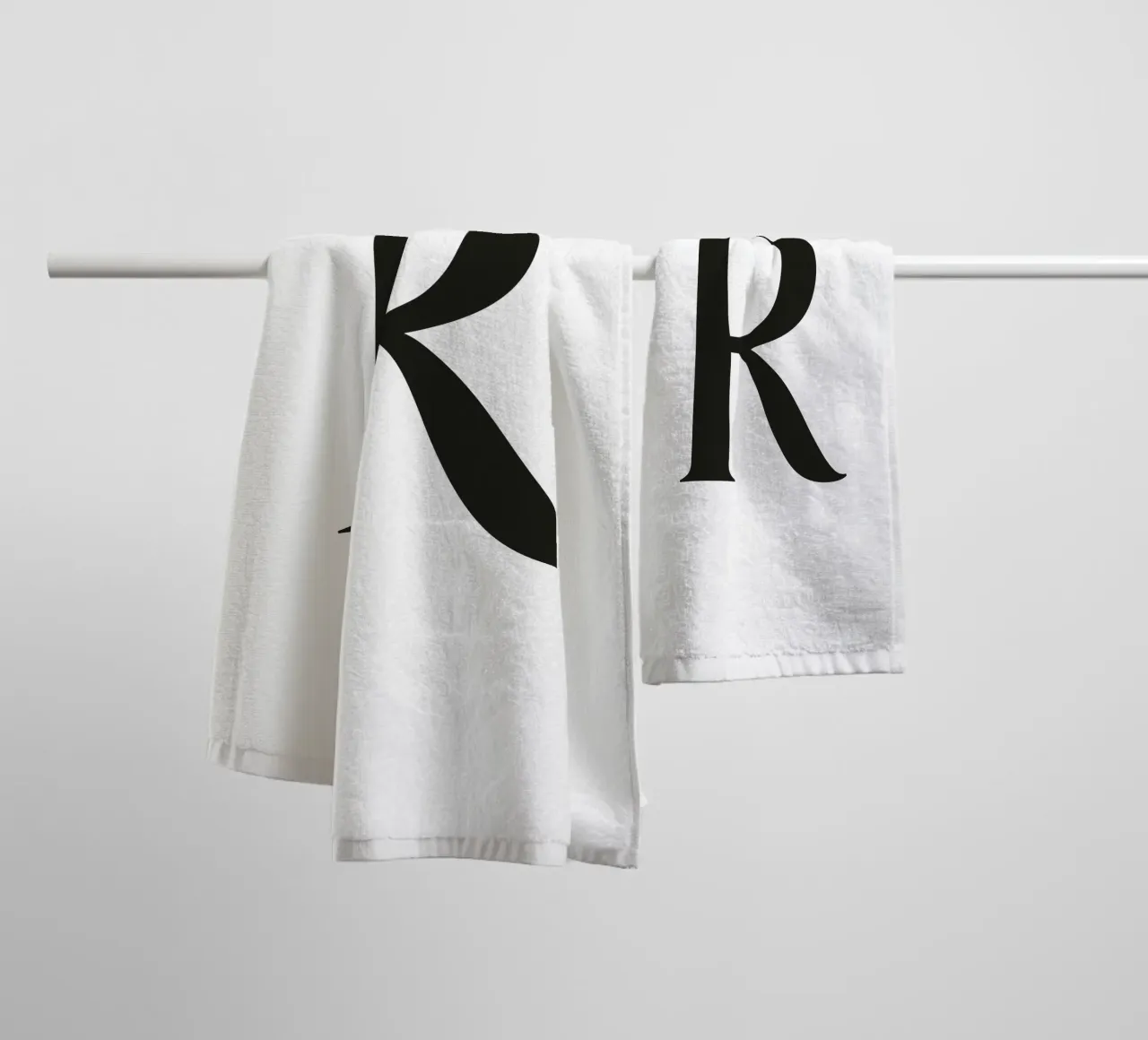 Buchstabe R Handtuch von Katja Stehle Design
