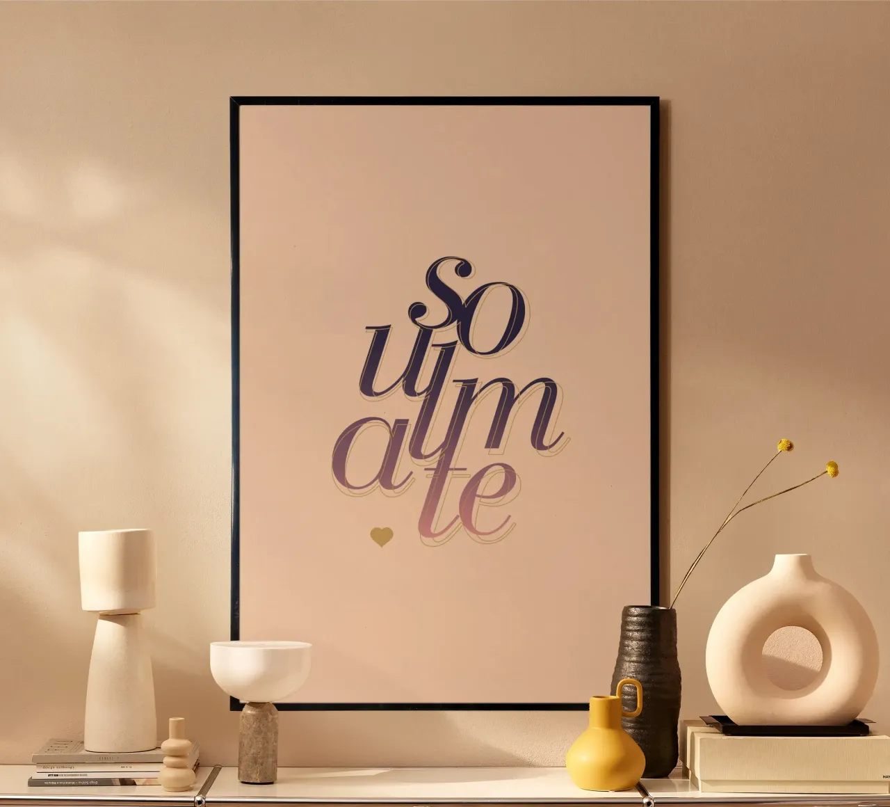 Soulmate Typography - Pink poster con telaio in alluminio da KHouse Studio