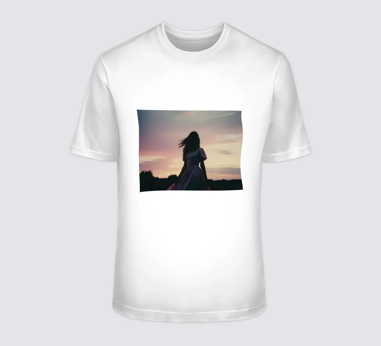 sagoma di una ragazza in abito con maniche a sbuffo t-shirt da serinae