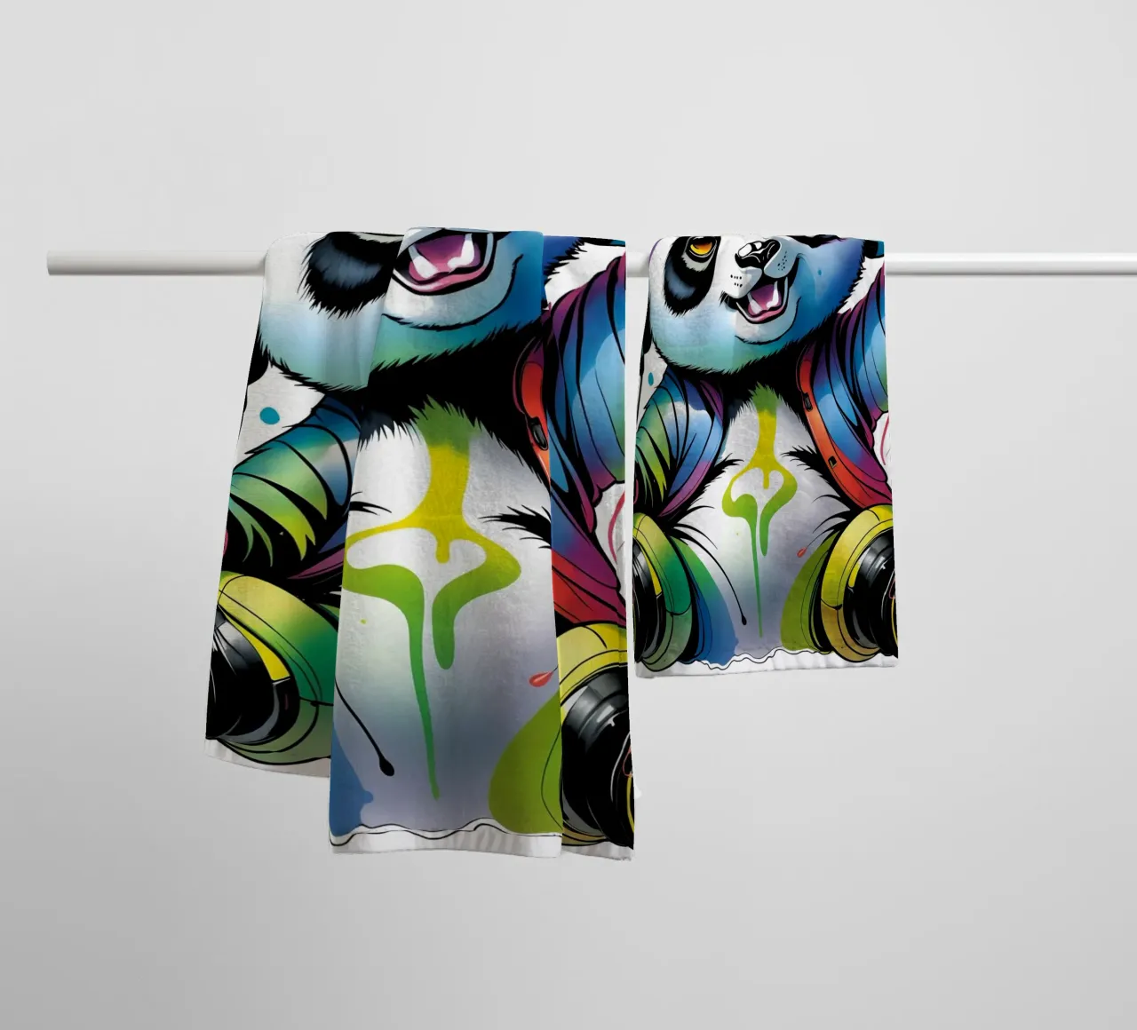 Piccolo panda con cuffie asciugamano da bagno da MakArena