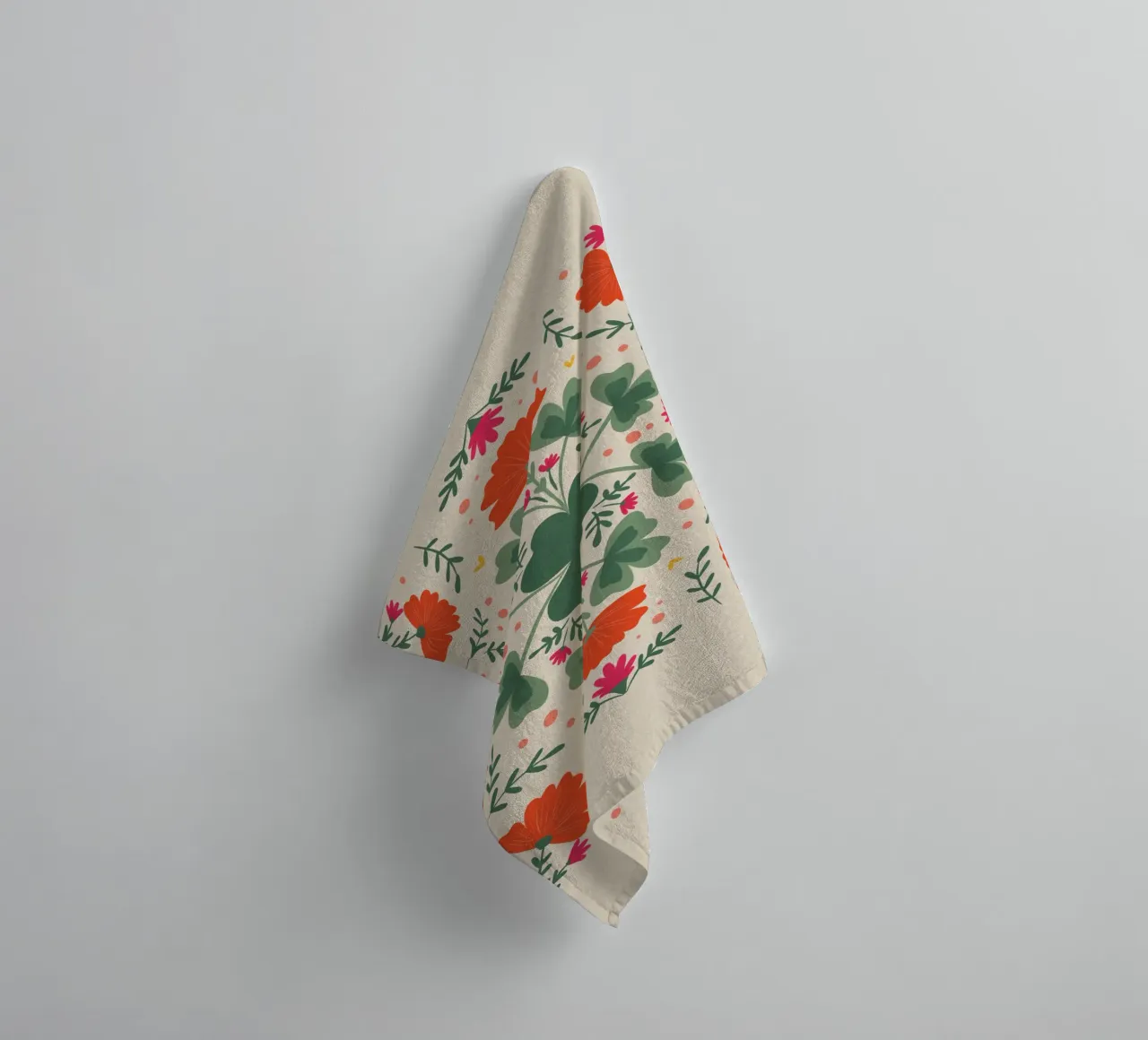 Trifogli e fiori - verde e beige asciugamano da bagno da Wackapacka