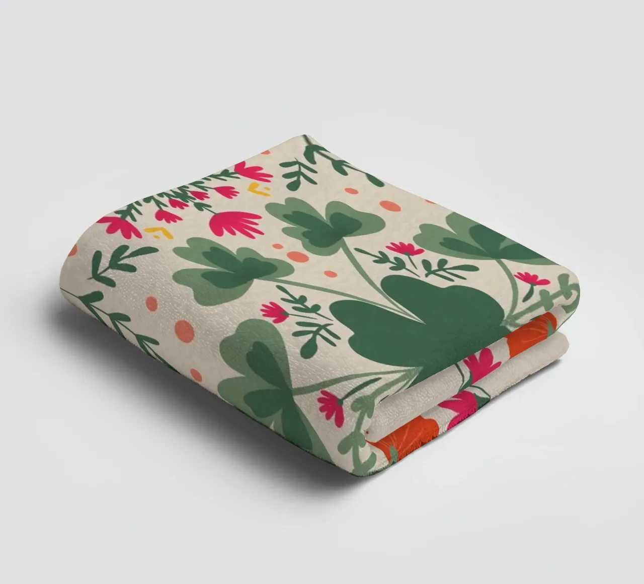 Trifogli e fiori - verde e beige asciugamano da bagno da Wackapacka