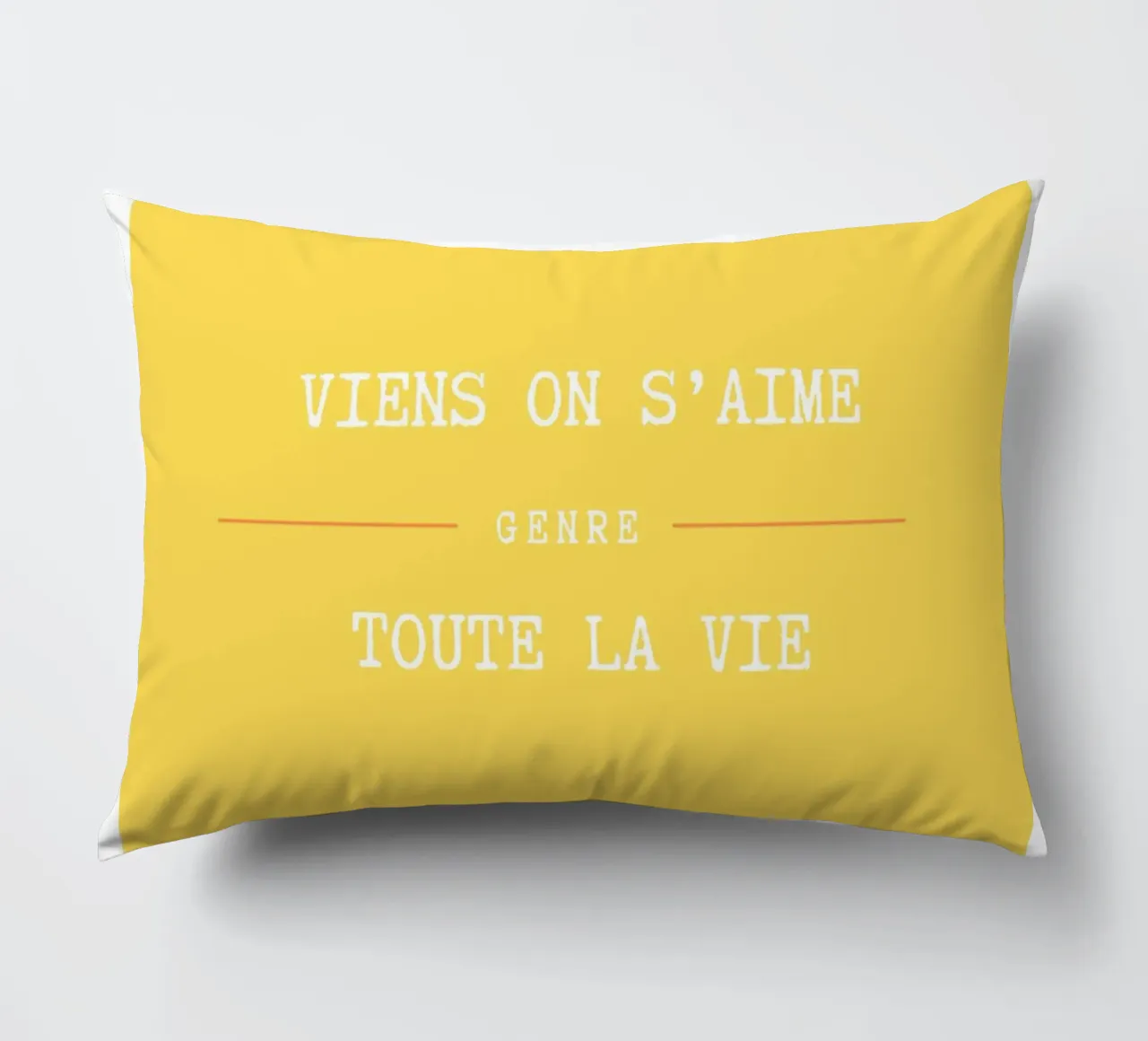 Viens on s'aime (Jaune) Kissen von Idées & Création