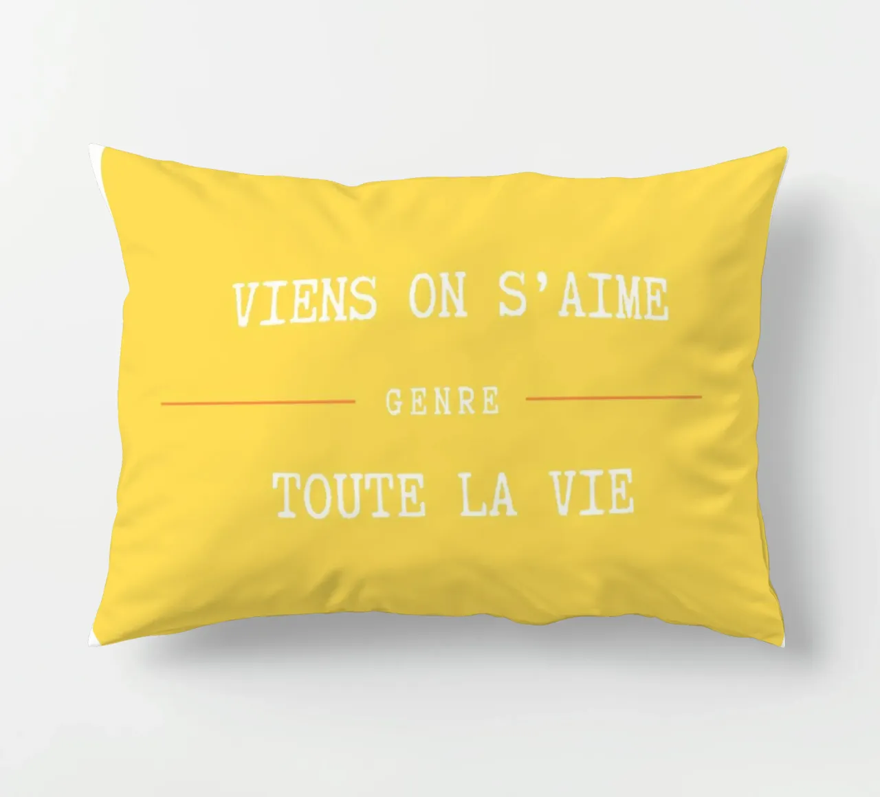 Viens on s'aime (Jaune) Kissen von Idées & Création