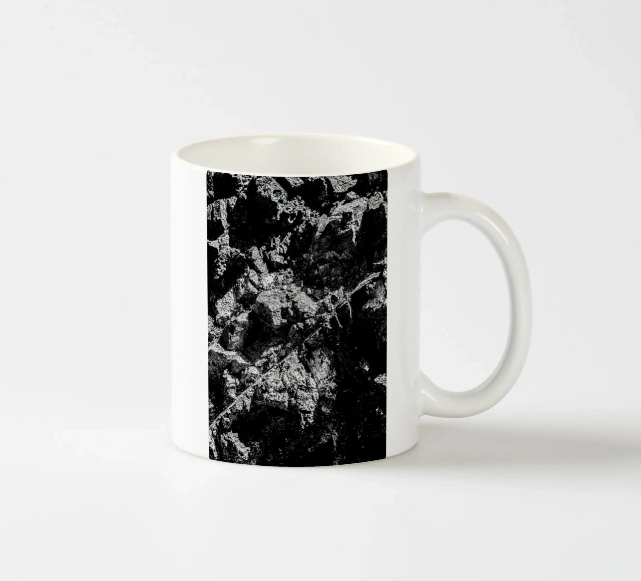 Rock Pattern 1 tazza in ceramica da Chris Abatzis