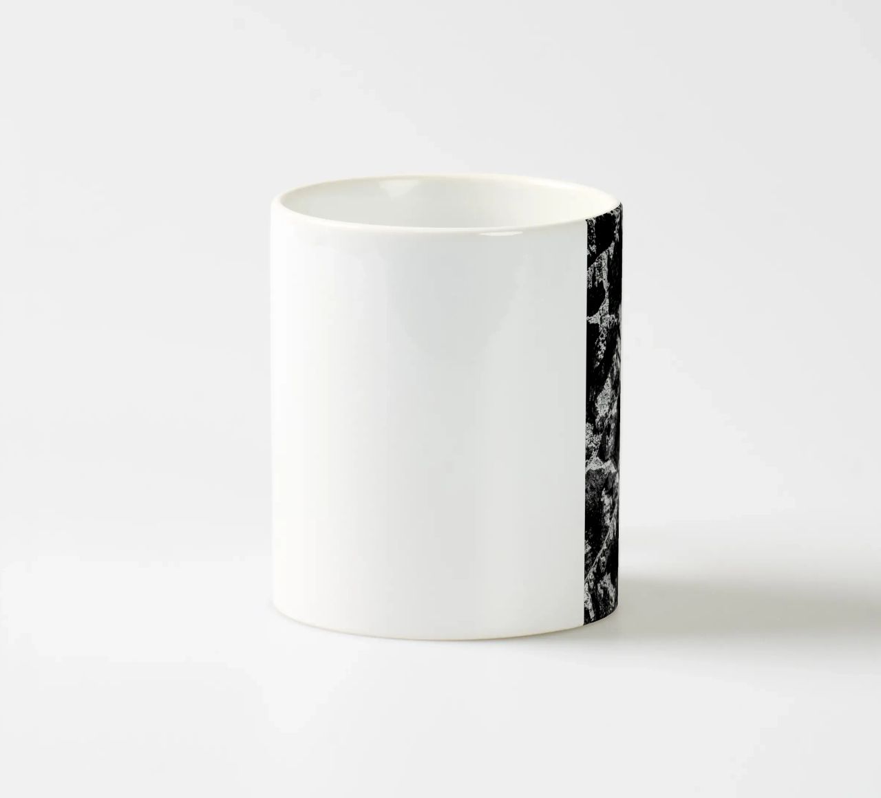Rock Pattern 1 tazza in ceramica da Chris Abatzis