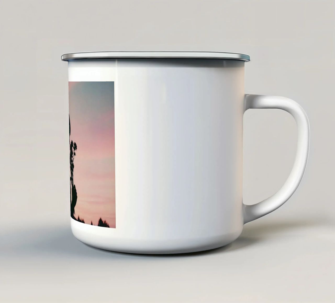 silhouette di una ragazza che annusa un mazzo di fiori tazza in smalto da serinae