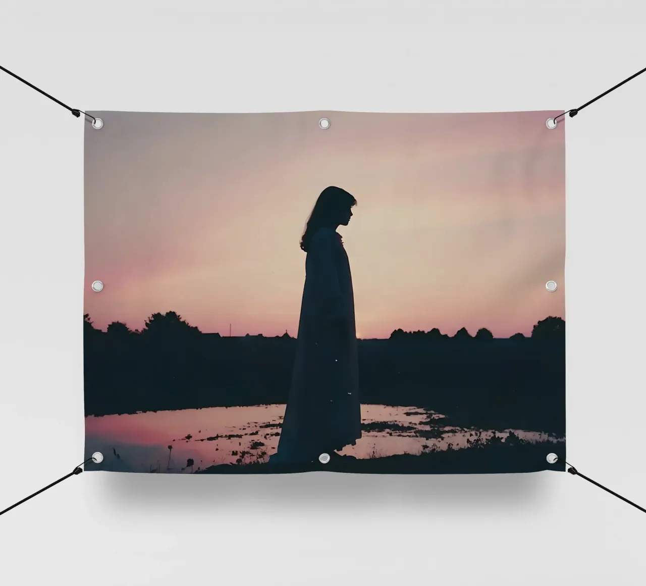 sagoma di una ragazza in piedi in camicia da notte telo in pvc da serinae